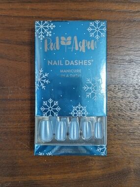 Red Aspen Nail Dashes Press-On Nails - Shimmery Light Blue